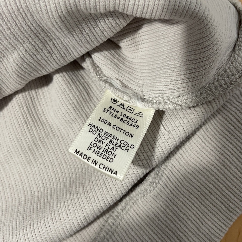 J.O.A. Open/Cold Shoulder Sweater - Picture 6 of 8